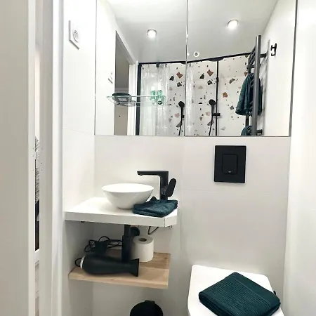 Апартаменты The Garden - Cosy With Ac In The Very Center Of