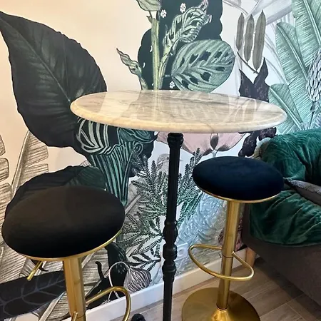 The Garden - Cosy With Ac In The Very Center Of